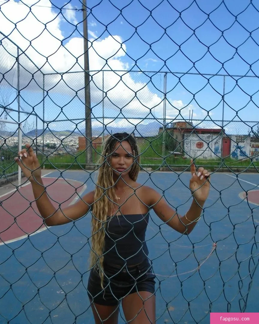 Juliana Nalu