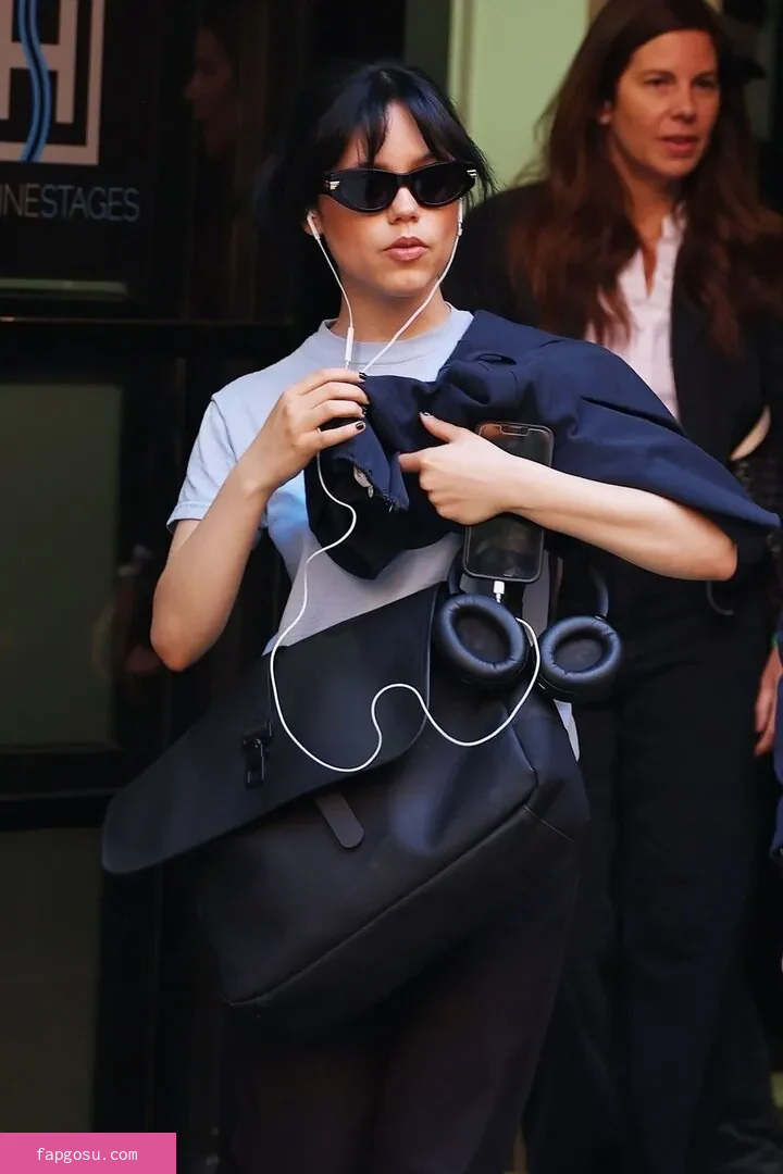 Jenna Ortega - Photo #1047