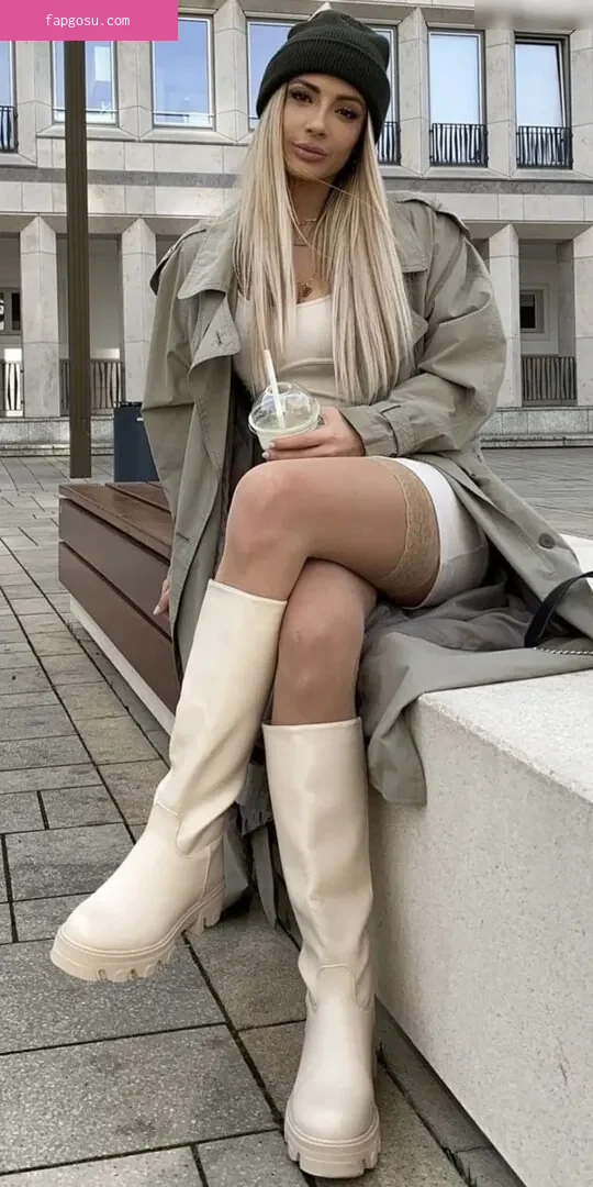Jennifer Saro