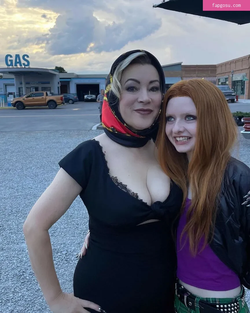 Jennifer Tilly