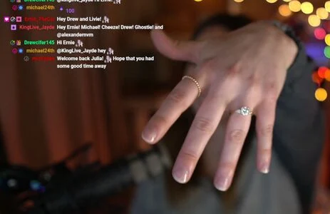 Julia_tv content