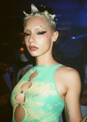 Jazelle Zanaughtti content