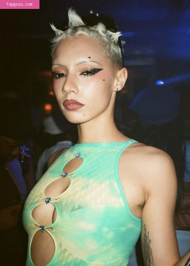 Jazelle Zanaughtti