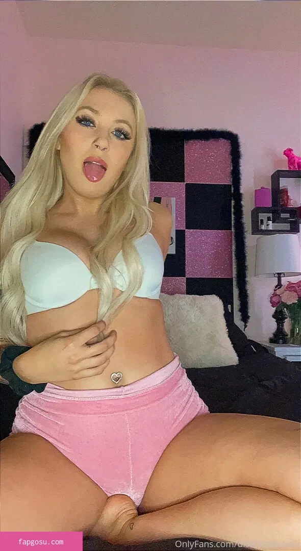 katiewarren18