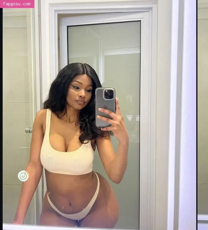 KellyMinaj__