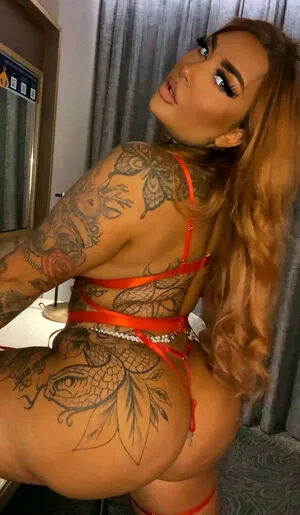 Karolina Francesca content