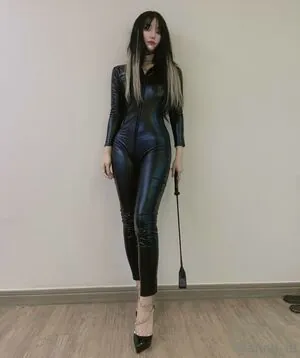 Korean Femdom content