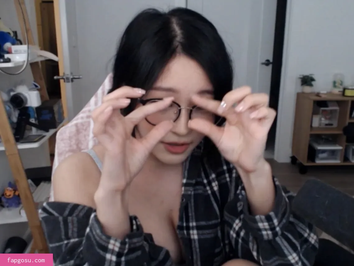 Kang Hee Yoon