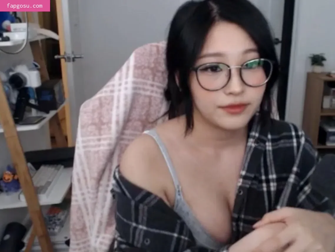 Kang Hee Yoon