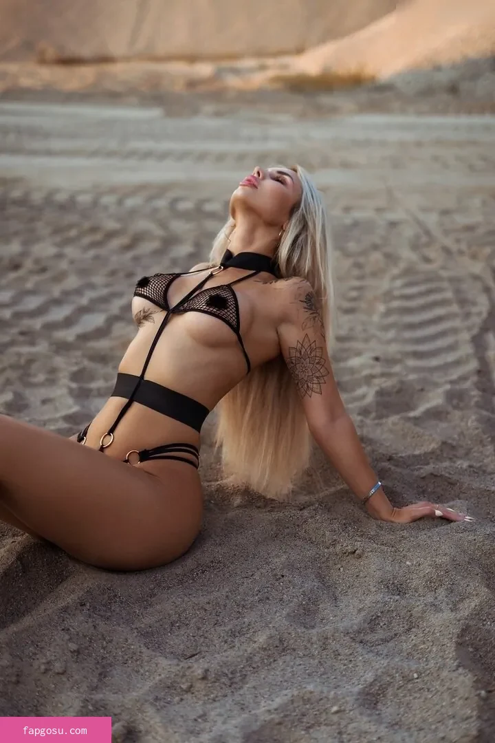 KinkySophiee
