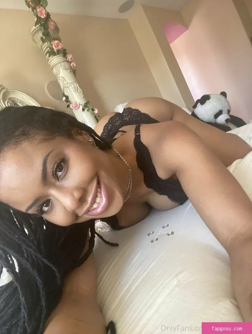 Kira Noir