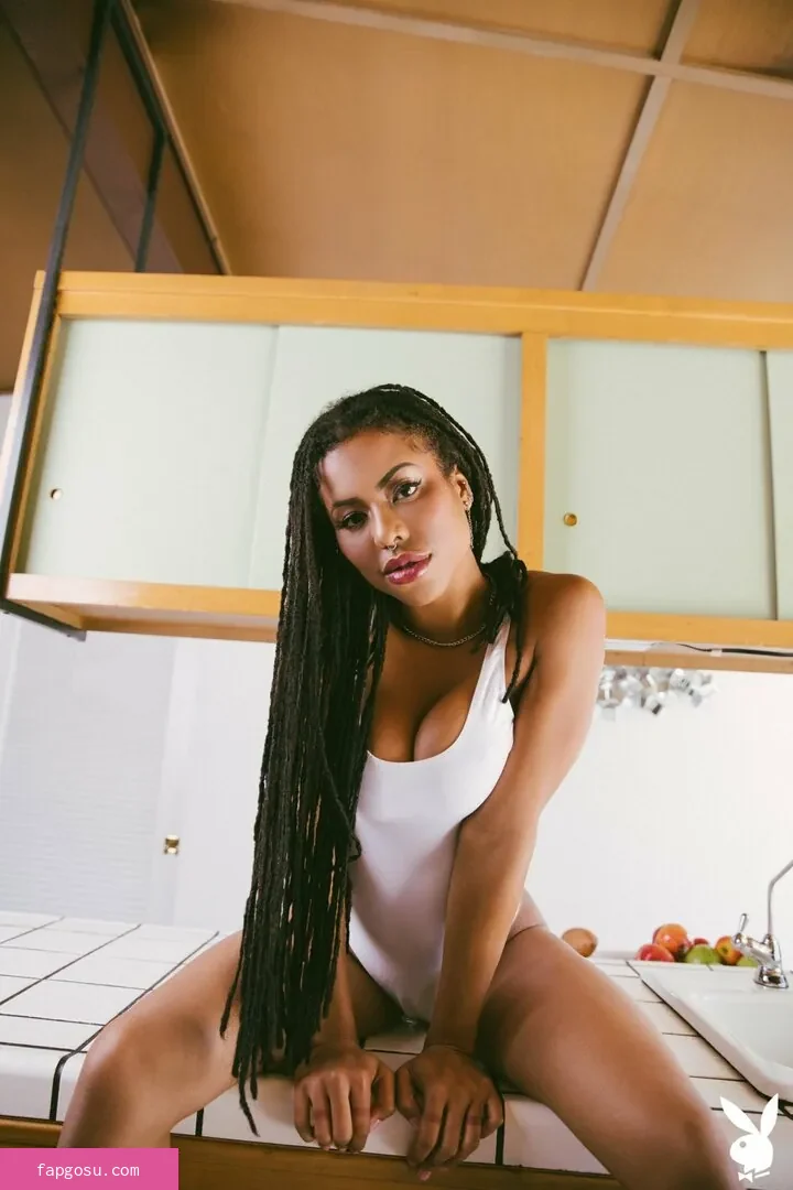 Kira Noir