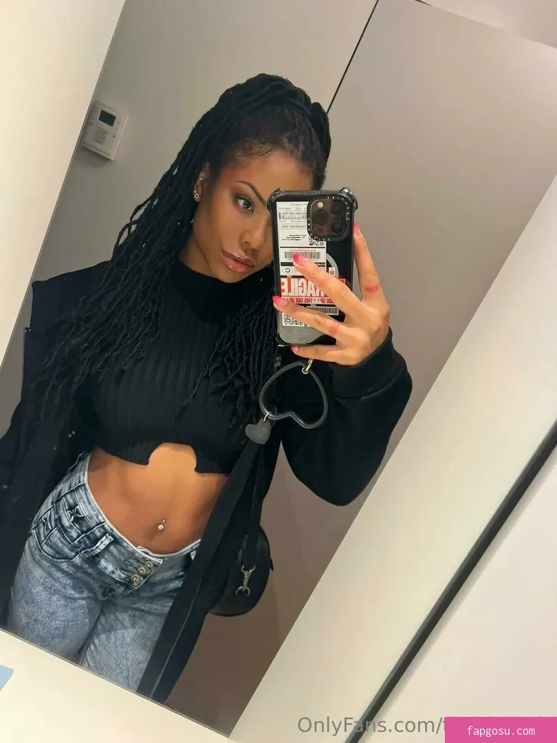 Kira Noir