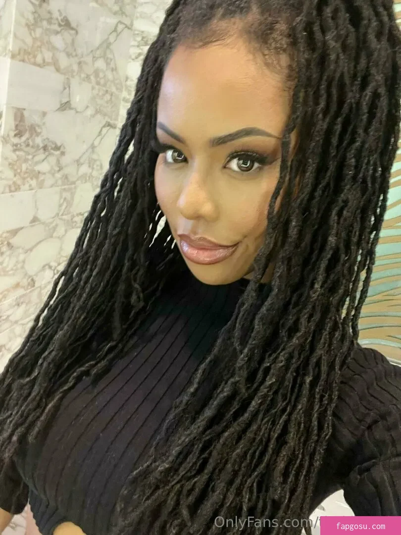 Kira Noir