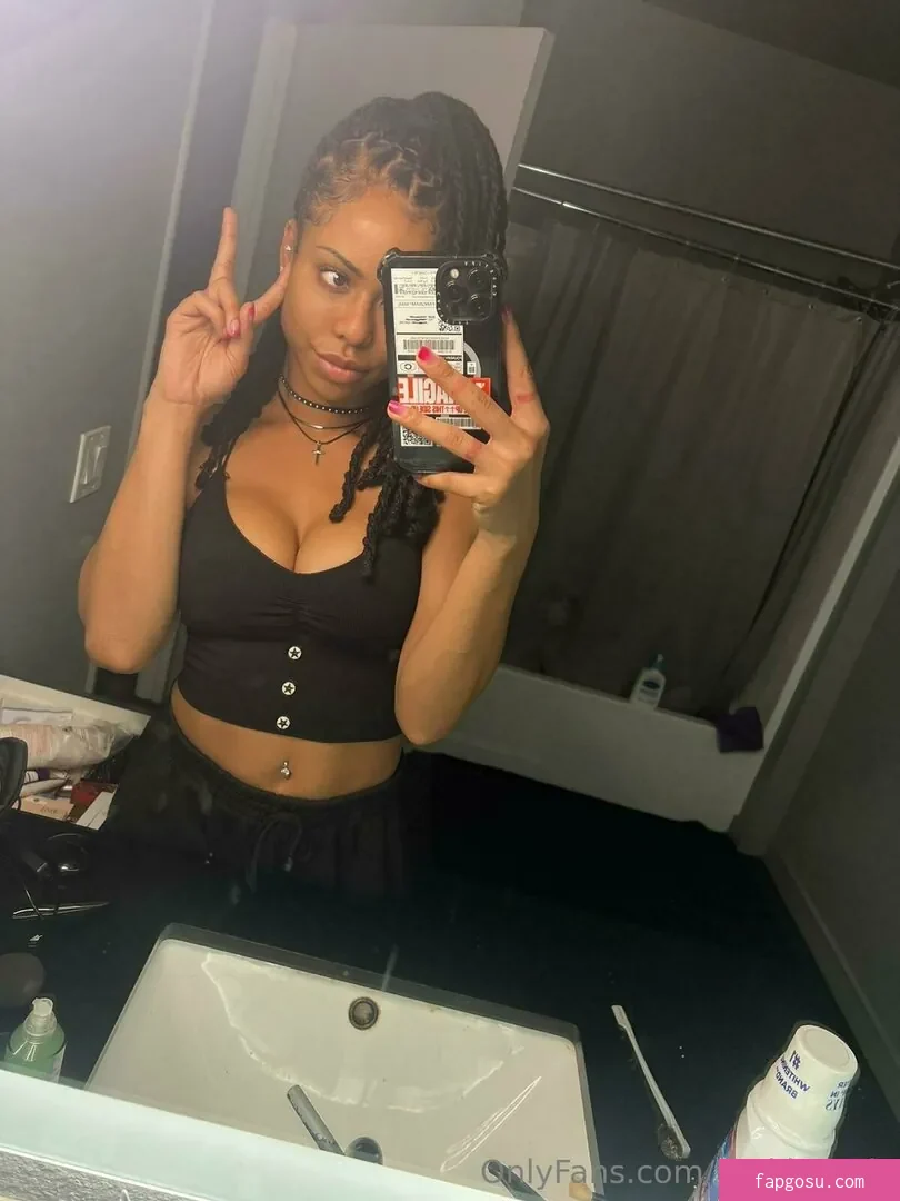 Kira Noir