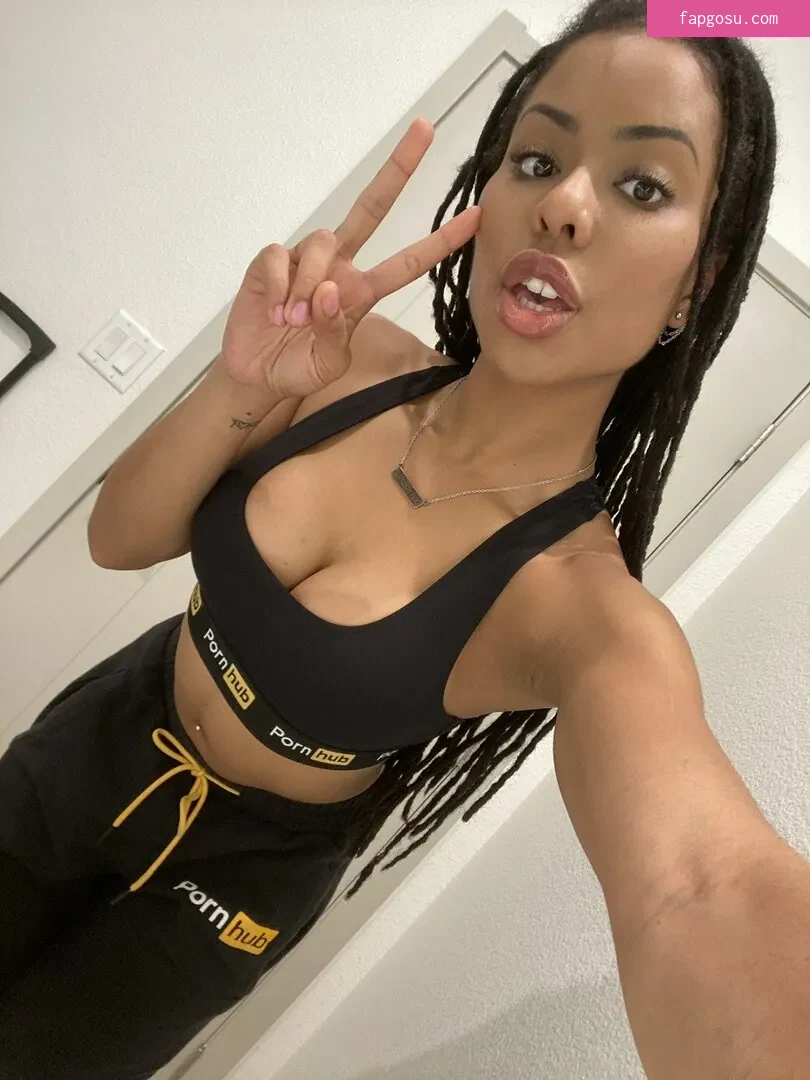 Kira Noir