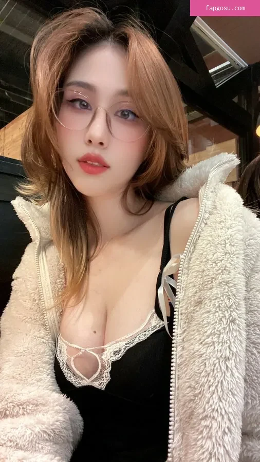 Kura Onee-san - Photo #1086