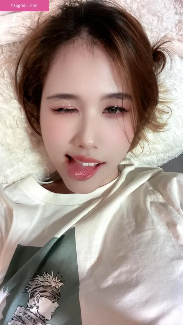 Kura Onee-san - Photo #1144