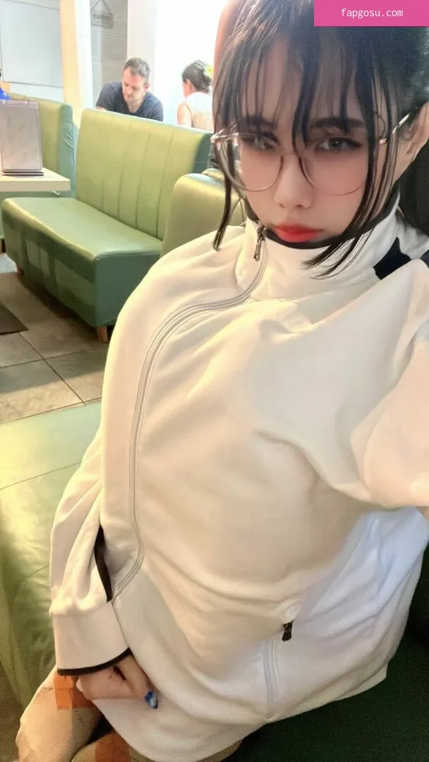 Kura Onee-san - Photo #1303