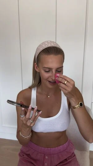 Karolina Pisarek content