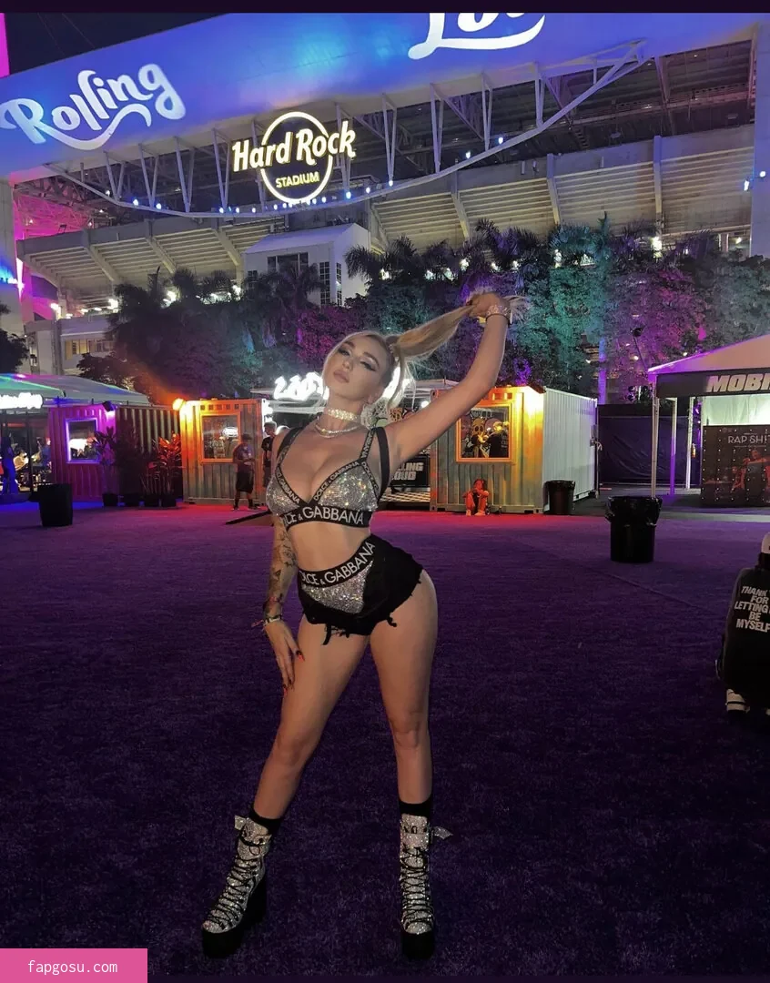 Kendra Sunderland