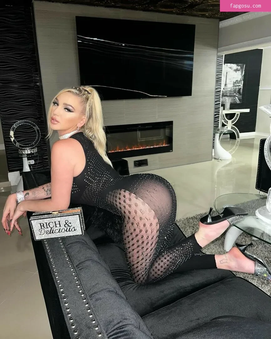 Kendra Sunderland