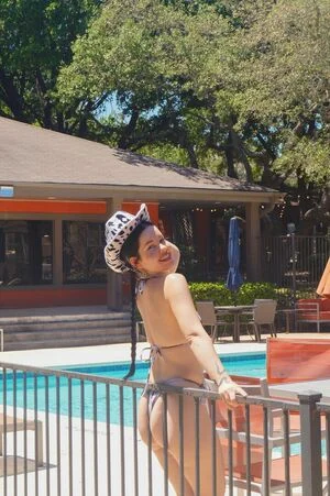 Keni Seven content