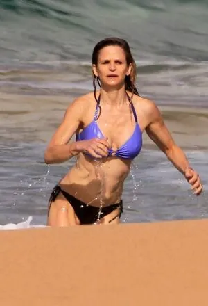 Kyra Sedgwick content