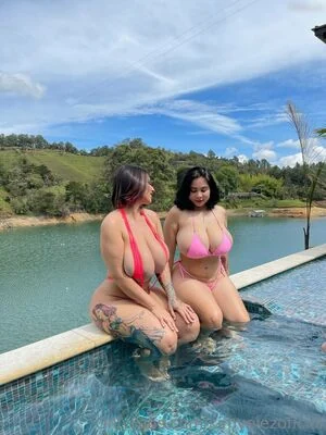 Kim Velez content