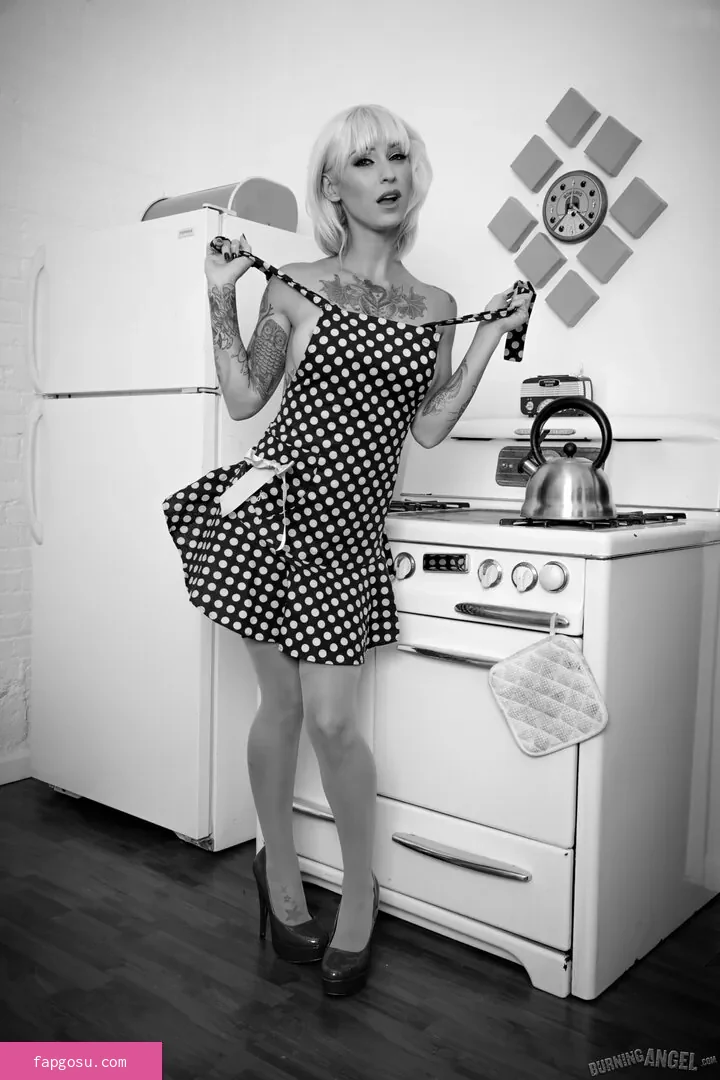 Kleio Valentien