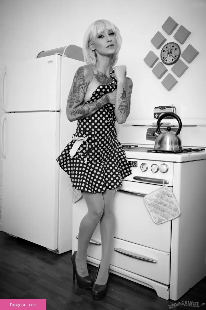 Kleio Valentien
