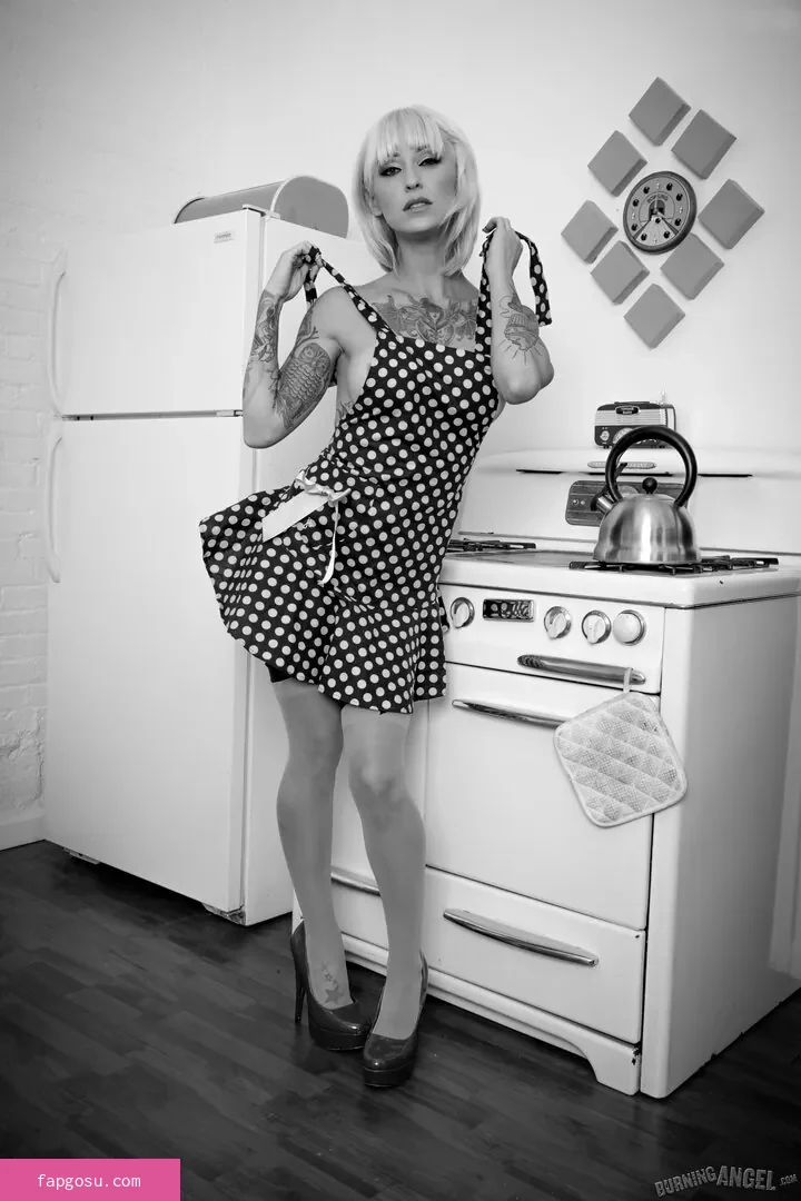 Kleio Valentien