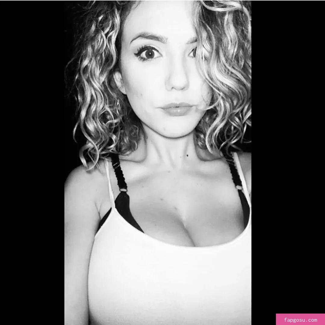 LauraMarieXoXo