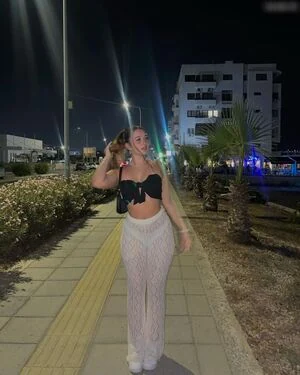 Lotti Aisha Greinwald content