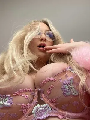 Lucy Adler content