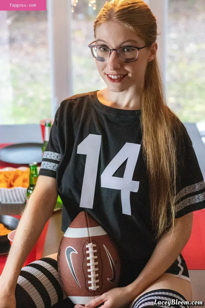 Lacey Bloom