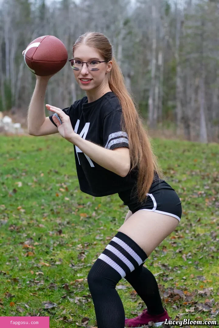 Lacey Bloom