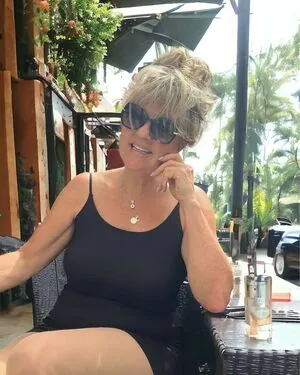 Lesley Banks content