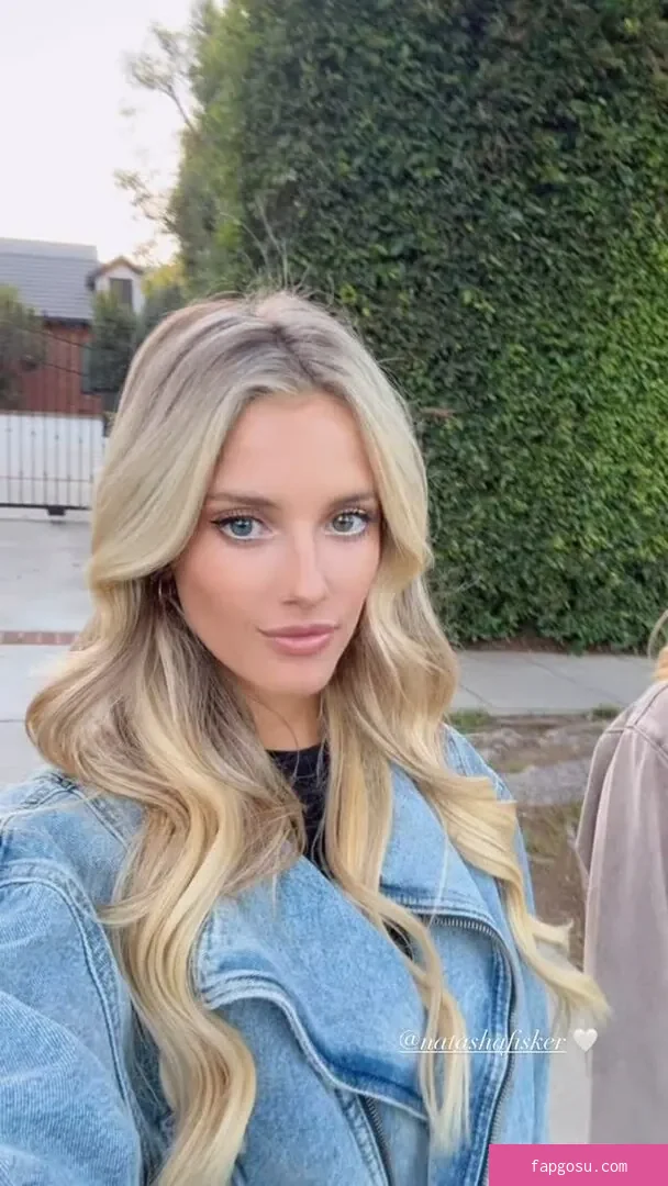 Lindsay Brewer