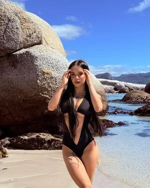 lyna_com content