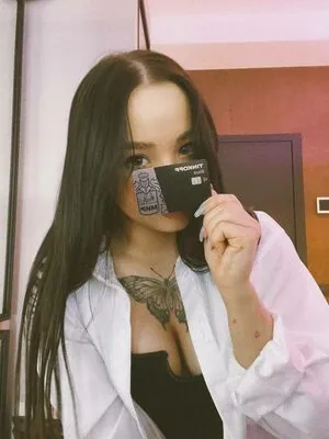 lyna_com content