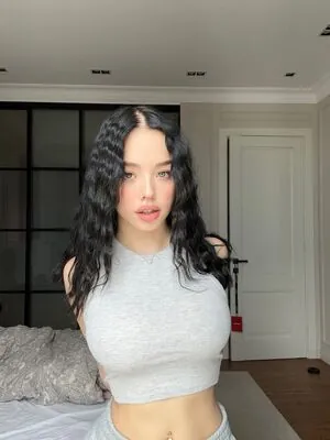 lyna_com content