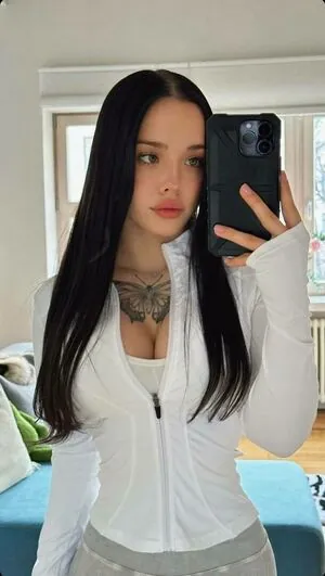 lyna_com content
