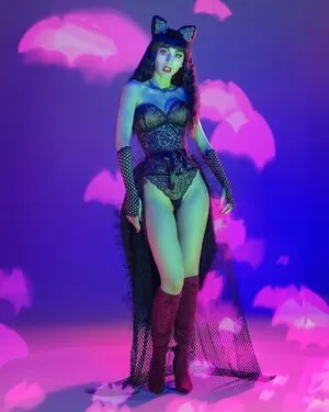 Lauren DeLorean content