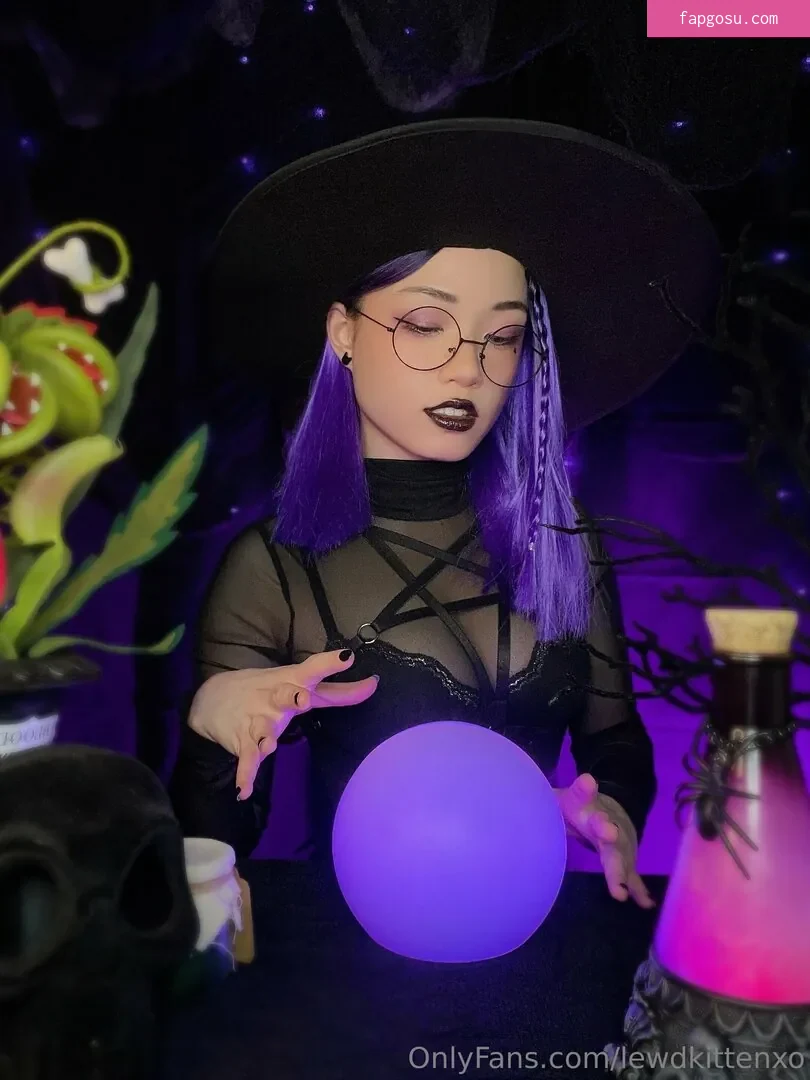 Lewdkittenxo