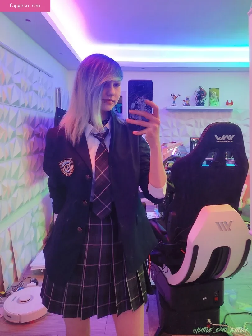 little_emo_kitten