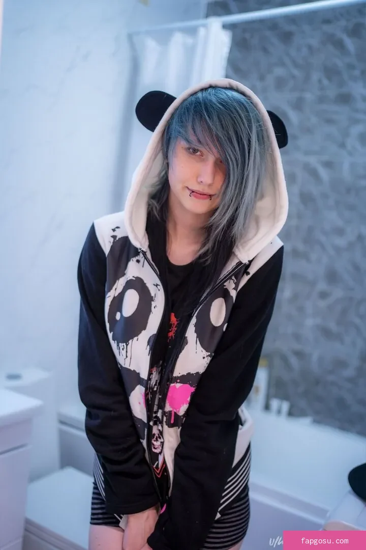 little_emo_kitten