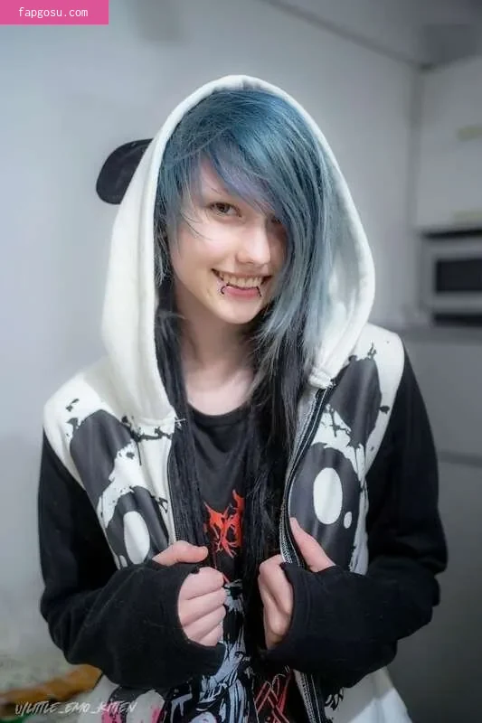 little_emo_kitten