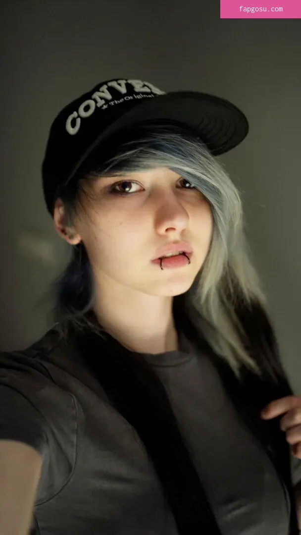 little_emo_kitten