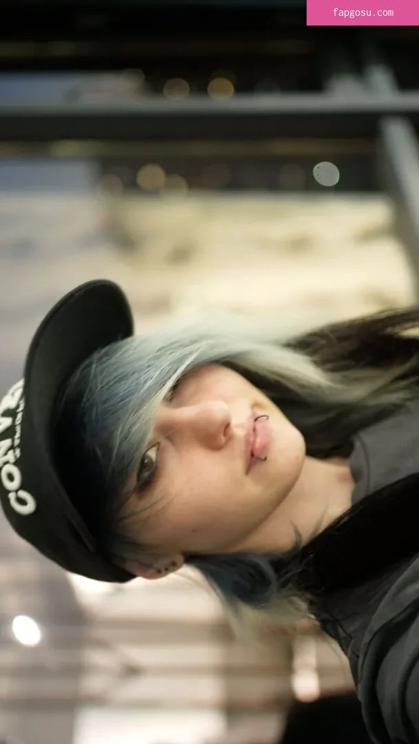 little_emo_kitten